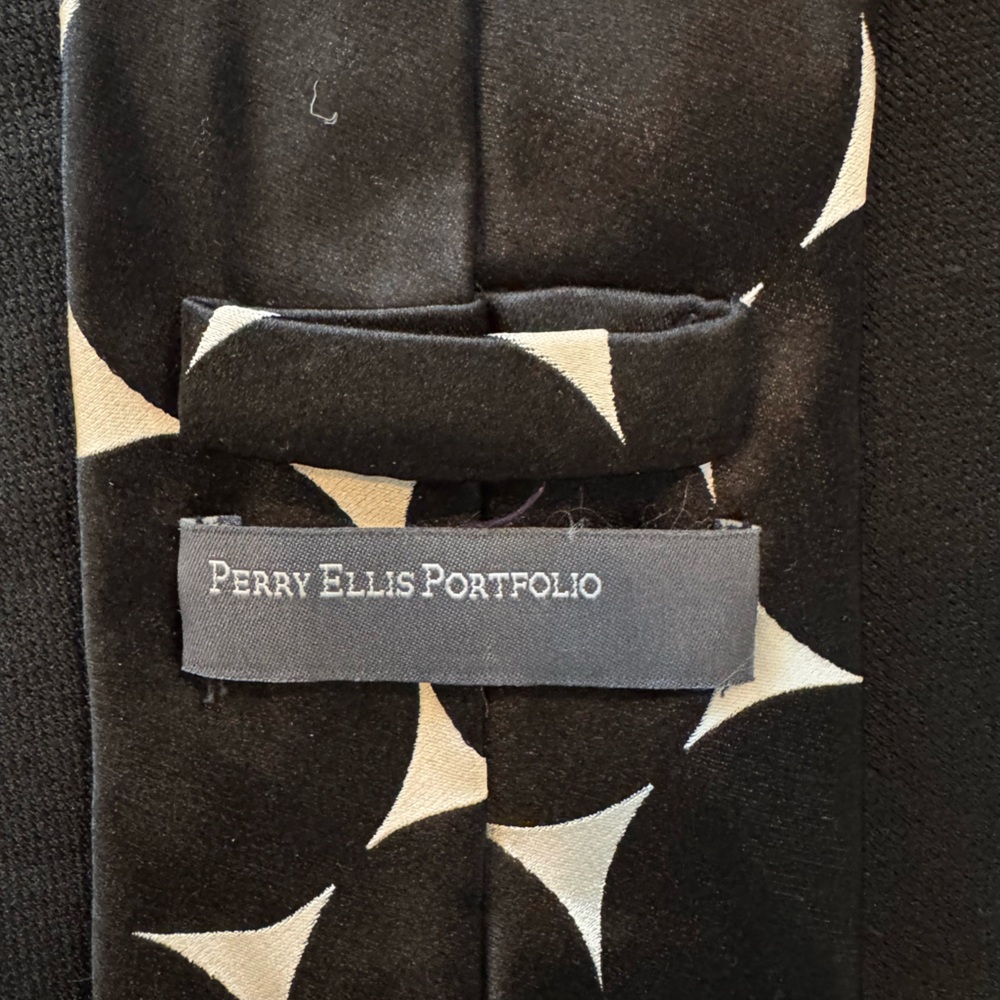 Black and White Geometric Tie - Picture 4 of 5